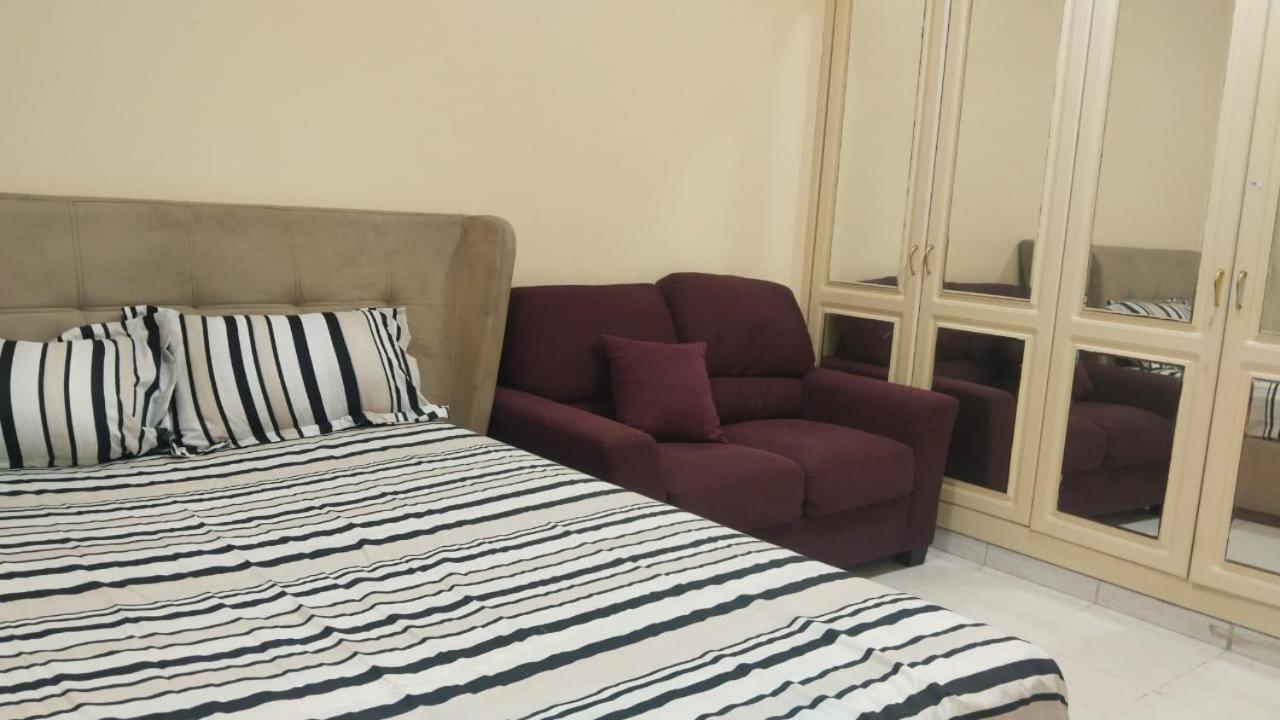 Holiday Home 2 Bedrooms Apartment For Family Only Sharjah Exterior foto